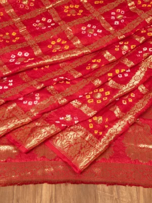 Bandhani saree is very colorful and lively colour