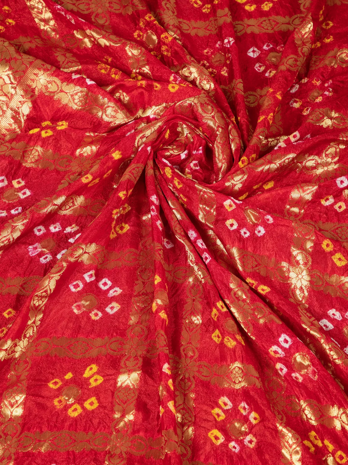 Bandhani saree is very colorful and lively colour